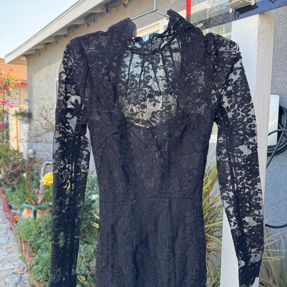 V Chapman the Jules dress in black - Picture 8 of 13